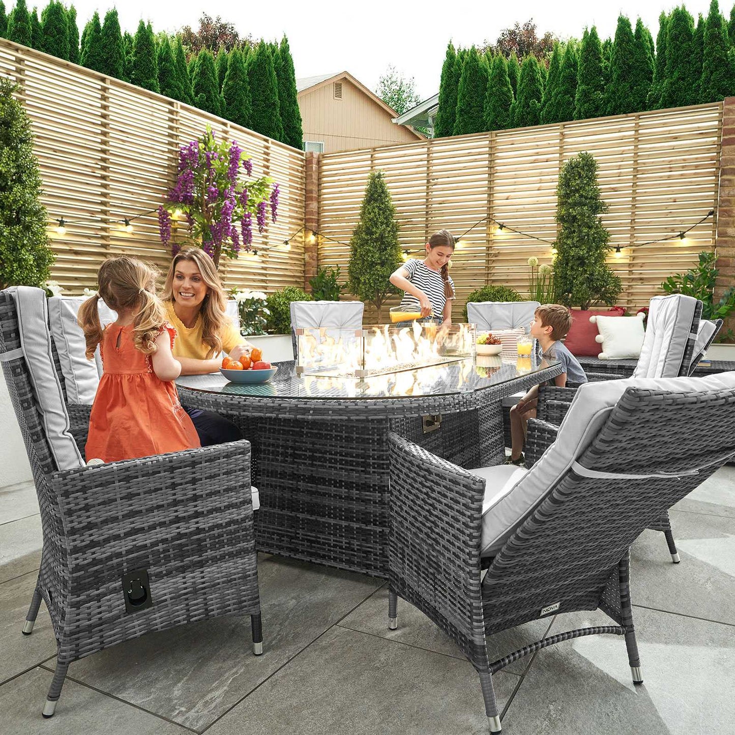 Ruxley 8 Seat Dining Set with Fire Pit