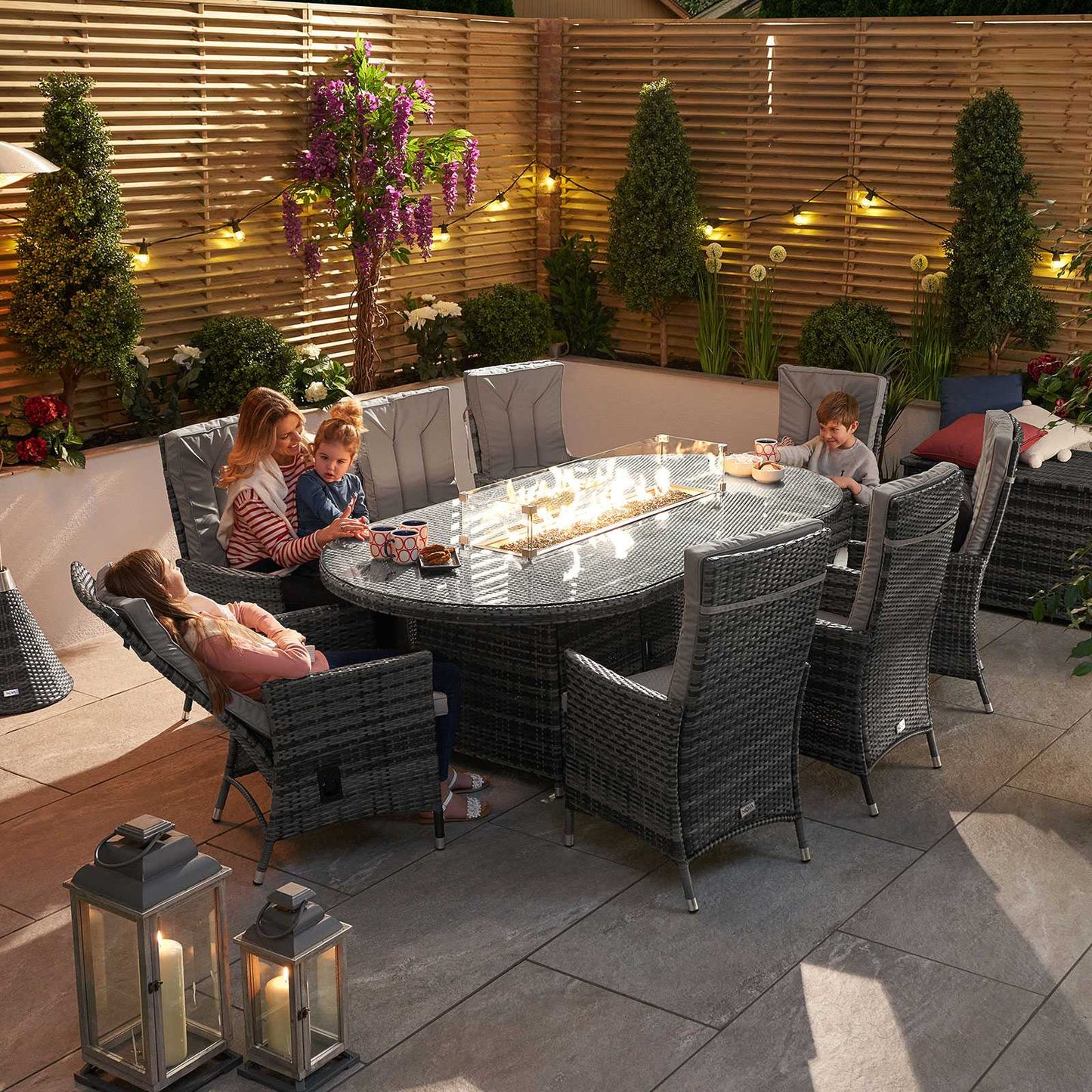 Ruxley 8 Seat Dining Set with Fire Pit