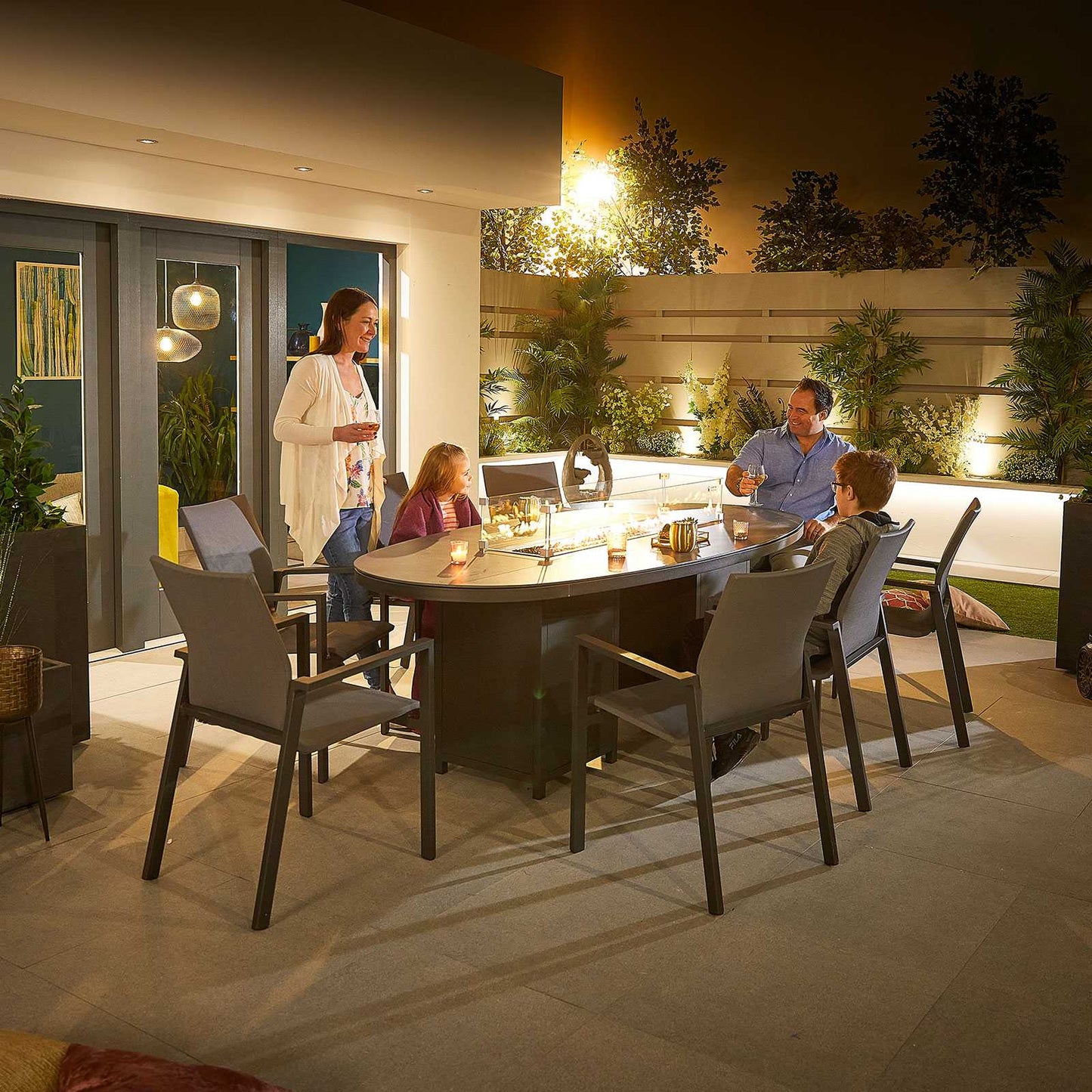 Roma 8 Seat Dining Set with Firepit
