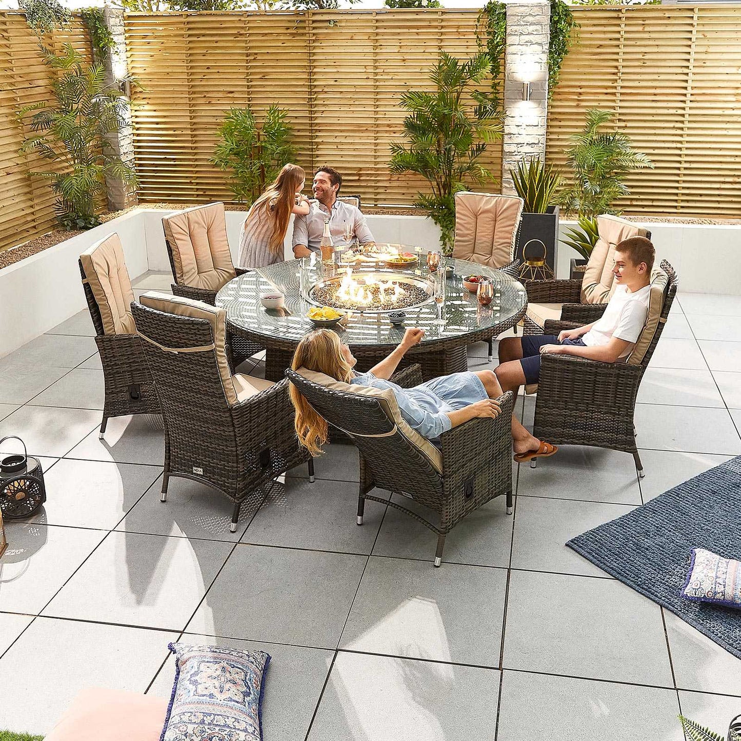 Ruxley 8 Seat Dining Set with Fire Pit