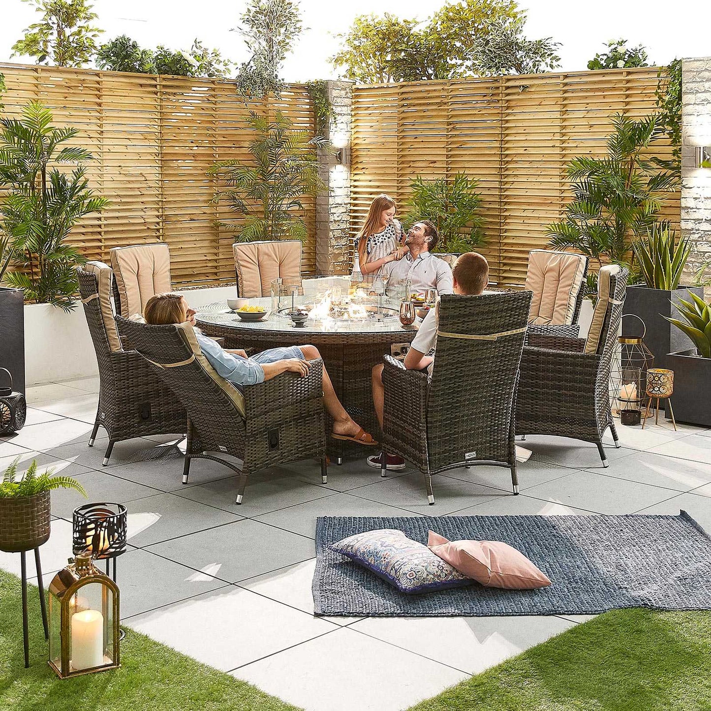 Ruxley 8 Seat Dining Set with Fire Pit