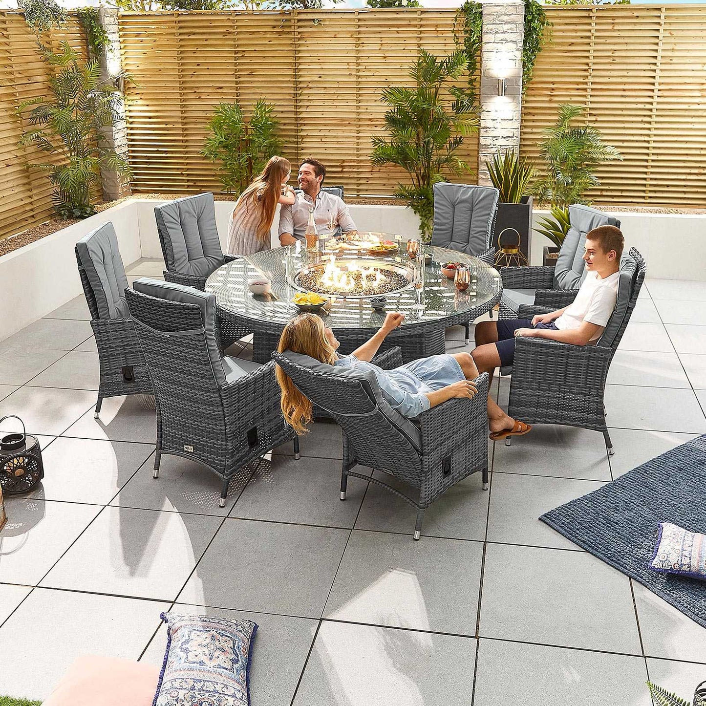 Ruxley 8 Seat Dining Set with Fire Pit