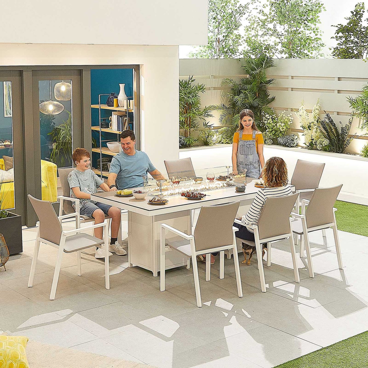 Roma 8 Seat Dining Set with Firepit